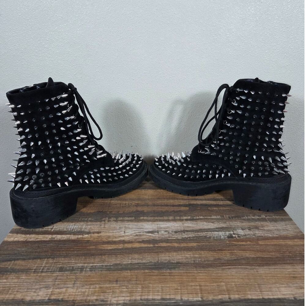 Cape Robbin Woman's Black Faux Suede Metal Spike Lace Up Combat Boots Size 8 - Picture 5 of 11